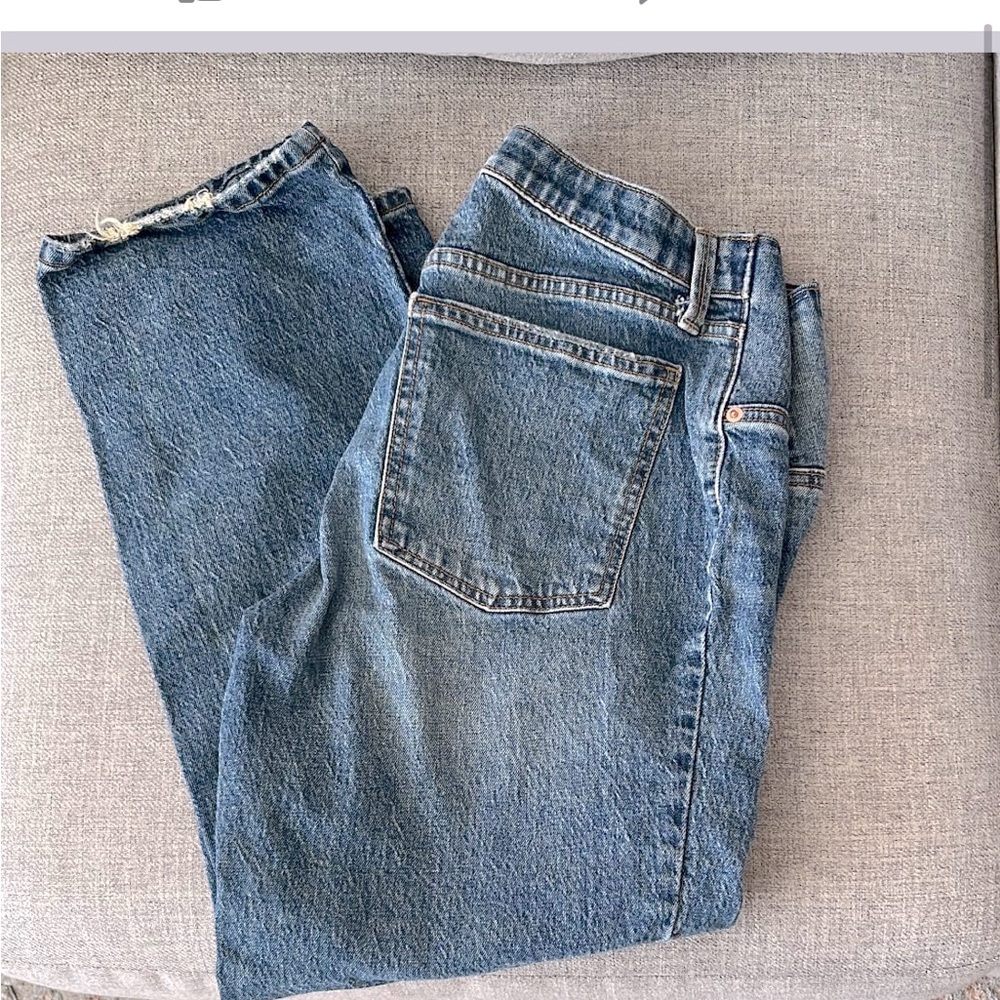 Ingrid & Isabel maternity jeans. Straight leg. Size 6. Under the belly.